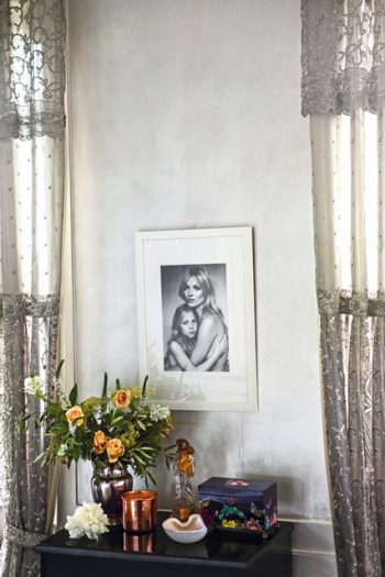 Kate-Moss-Testino-print-Vogue-27Jan15-Mike-Trow b 426x639
