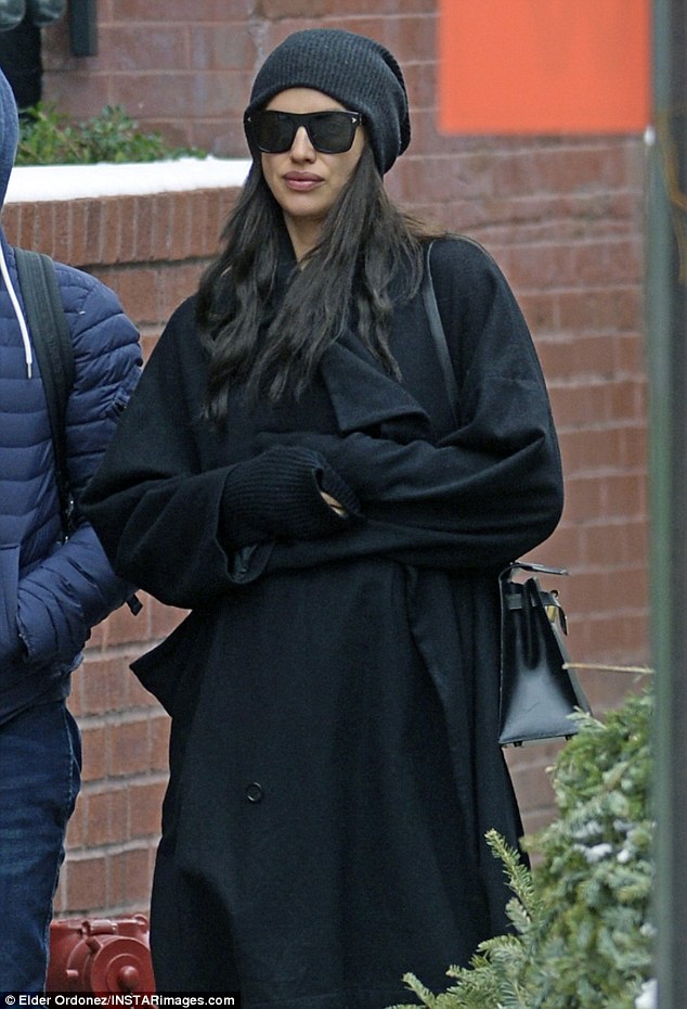 3C0728B500000578 0 Irina Shayk was spotted in New York on Tuesday dressed in dark l m 16 1484079463356
