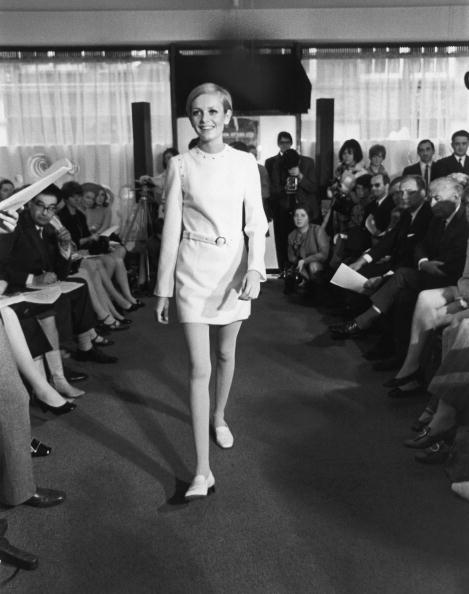 Swinging Sixties: 3 fashion trends από τη δεκαετία του '60 που είναι και πάλι επίκαιρα