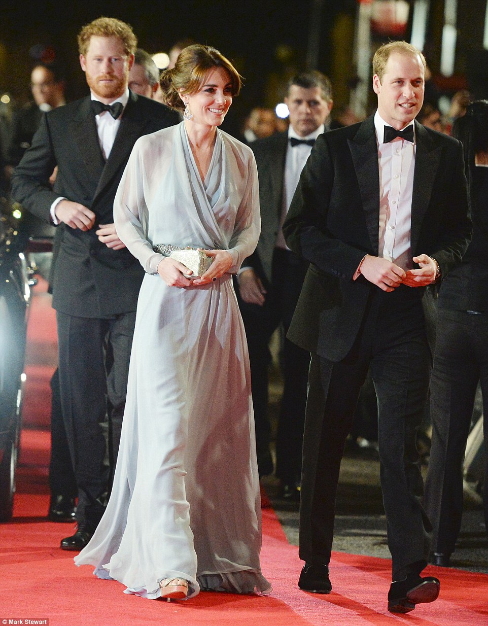 2DCFFB4500000578-3290524-The Duchess opted for a Jenny Packham gown for the occasion choo-a-16 1445894409581 d8fa5
